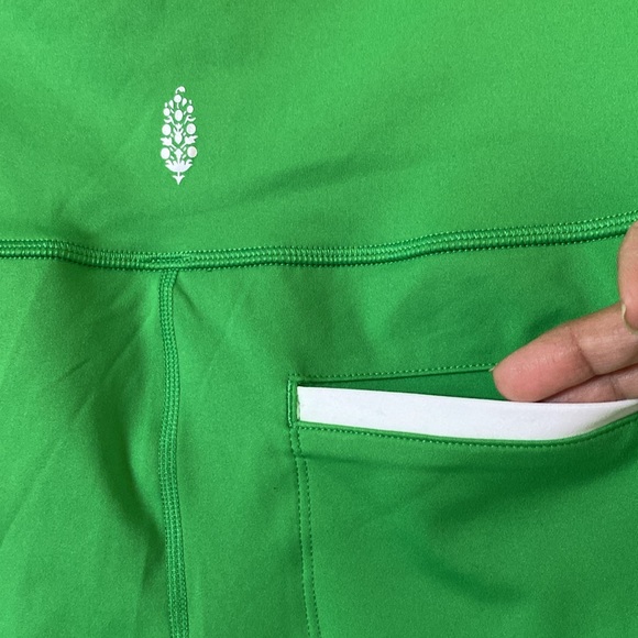 NWOT*Free People Movement Island Time Shorts Women's Small Green Sheen Combo - Picture 6 of 7